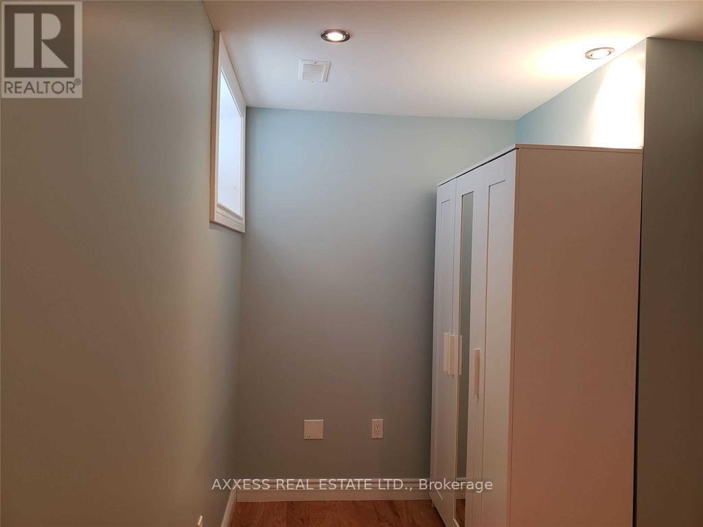 58 Spadara Drive, Hamilton, Ontario  L9B 2K3 - Photo 7 - X12546242