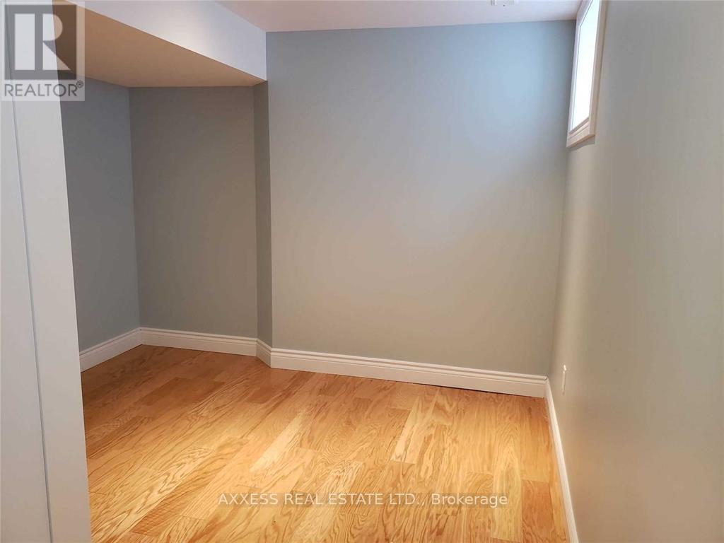 58 Spadara Drive, Hamilton, Ontario  L9B 2K3 - Photo 8 - X12546242