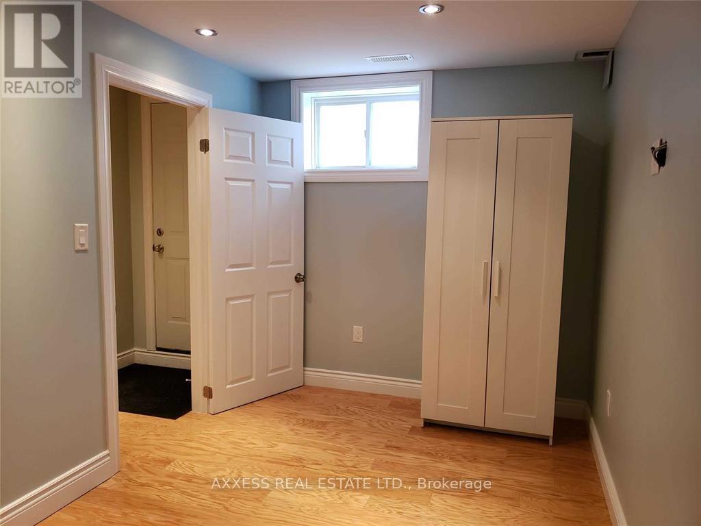 58 Spadara Drive, Hamilton, Ontario  L9B 2K3 - Photo 9 - X12546242