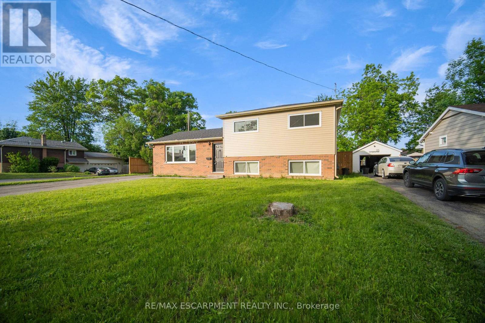 25 PATTERSON DRIVE, Brantford, Ontario