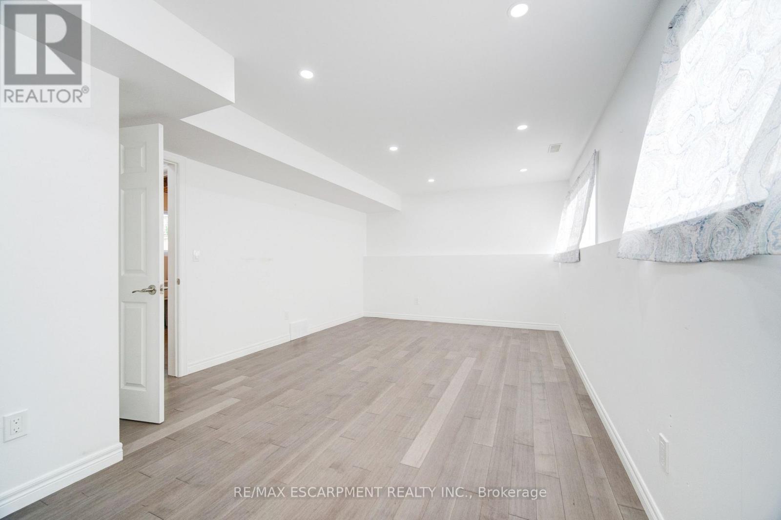 25 Patterson Drive, Brantford, Ontario  N3S 6W8 - Photo 16 - X12546304