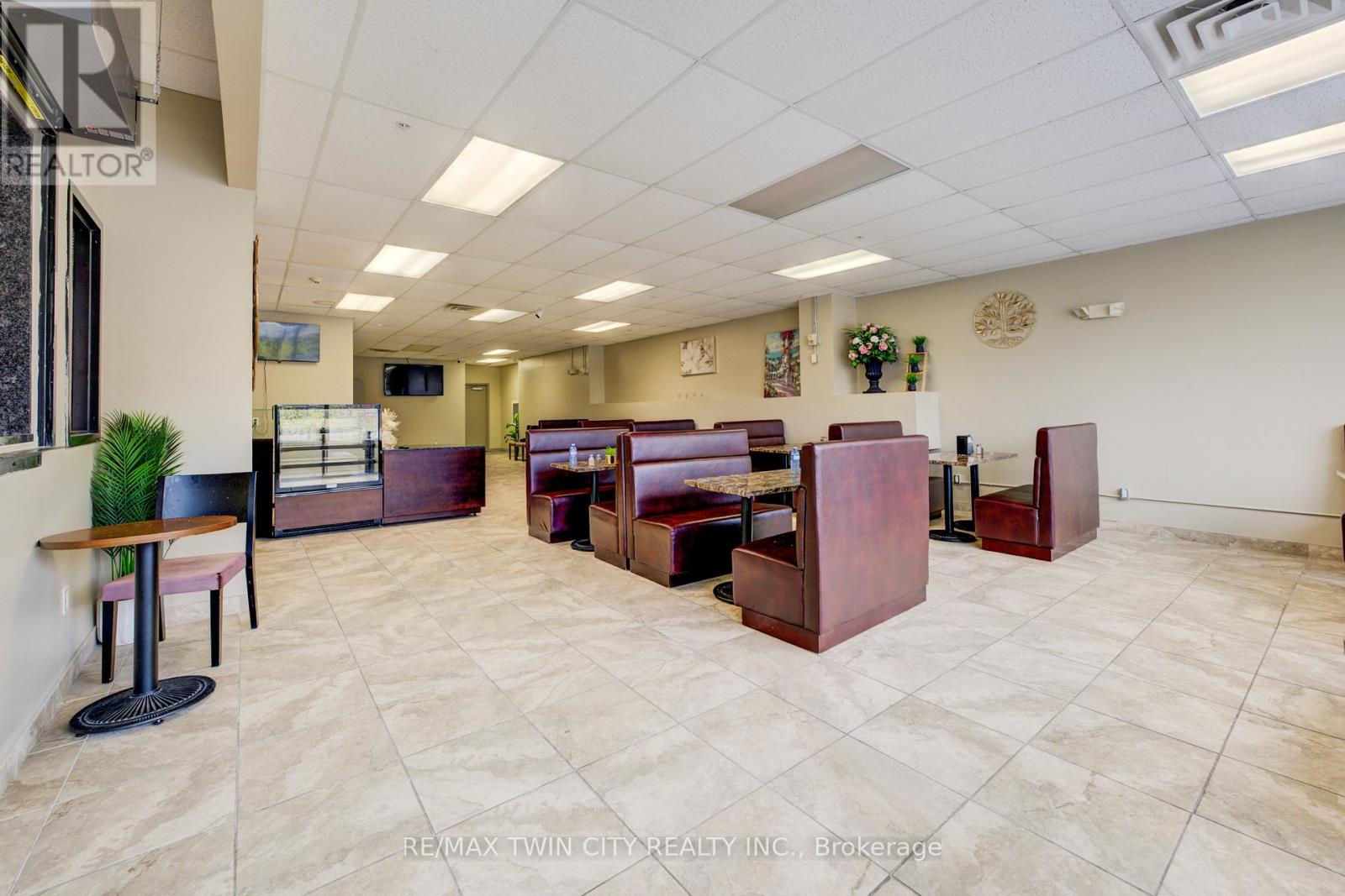 185 King Street N, Waterloo, Ontario  N2J 0E1 - Photo 12 - X12546332