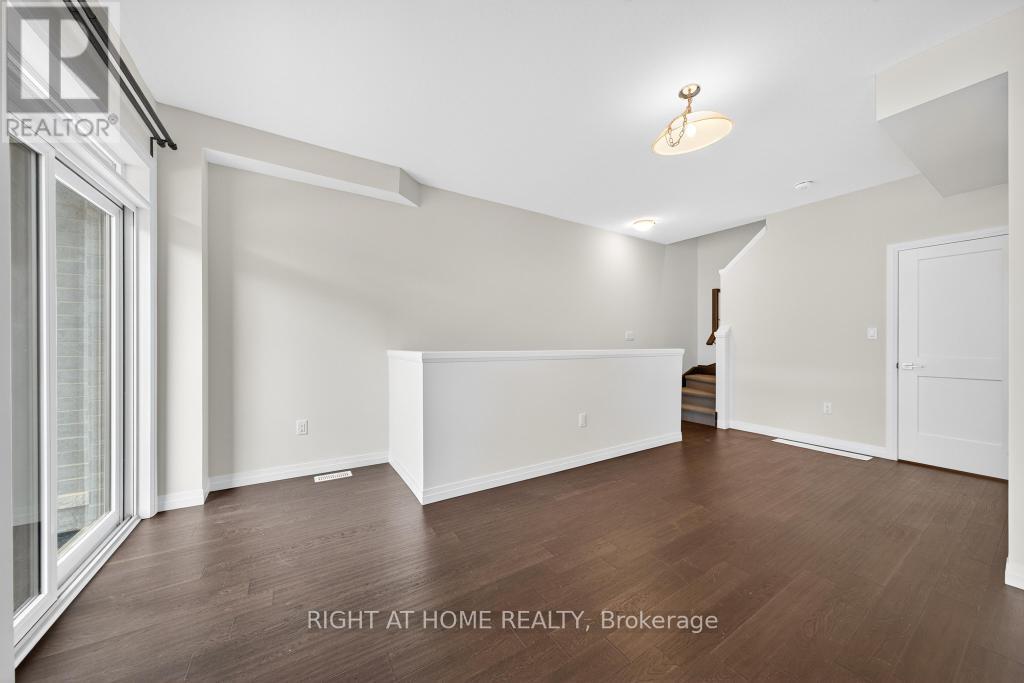 100 - 30 Times Square Boulevard, Hamilton, Ontario  L8J 0L8 - Photo 10 - X12546344