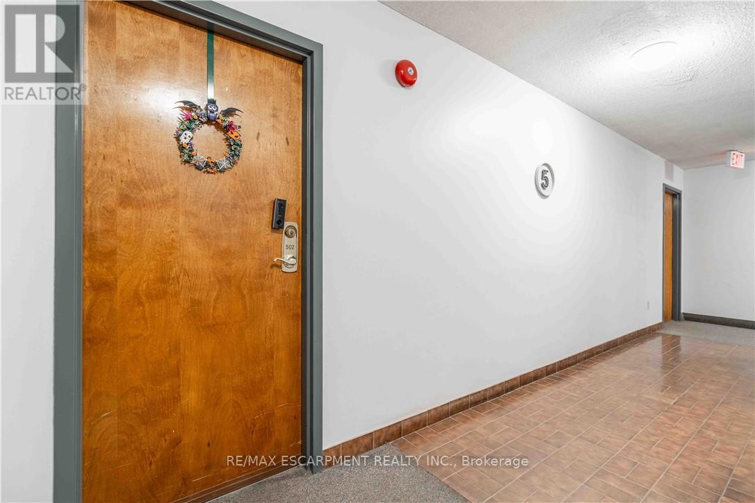 502 - 23 Main Street, Hamilton, Ontario  L9H 2P7 - Photo 10 - X12546348