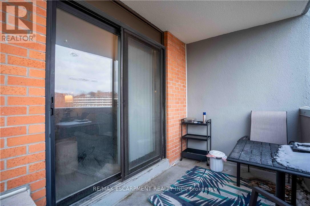 502 - 23 Main Street, Hamilton, Ontario  L9H 2P7 - Photo 11 - X12546348