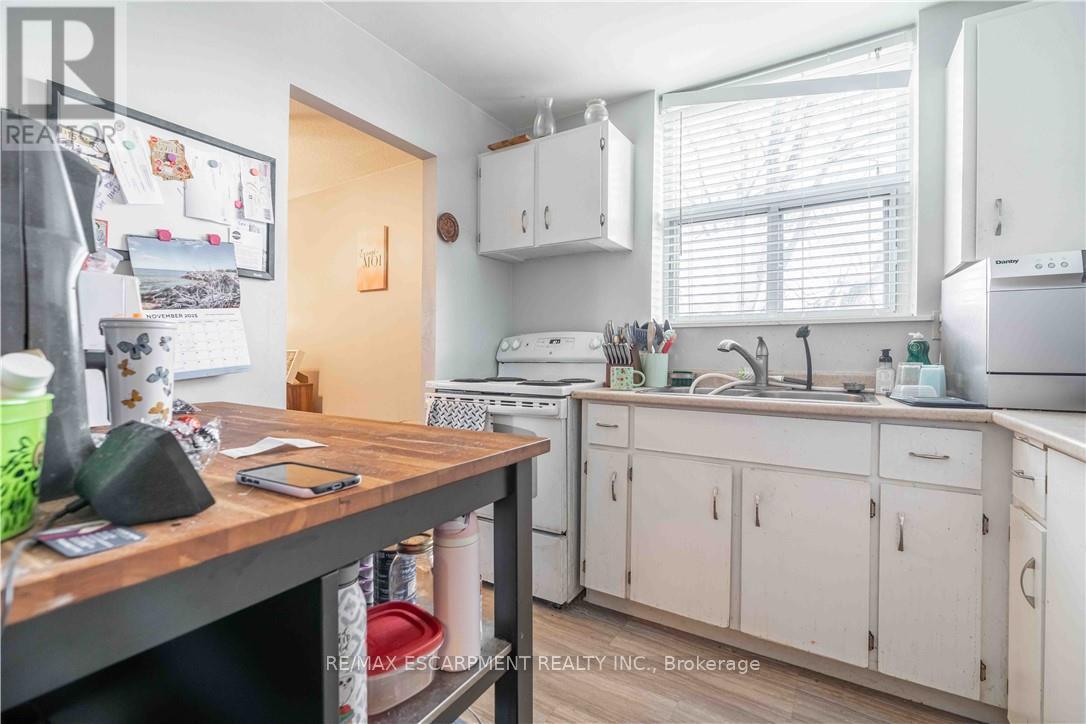 502 - 23 Main Street, Hamilton, Ontario  L9H 2P7 - Photo 13 - X12546348