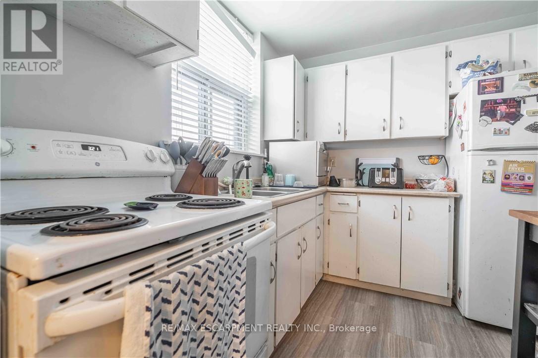 502 - 23 Main Street, Hamilton, Ontario  L9H 2P7 - Photo 15 - X12546348