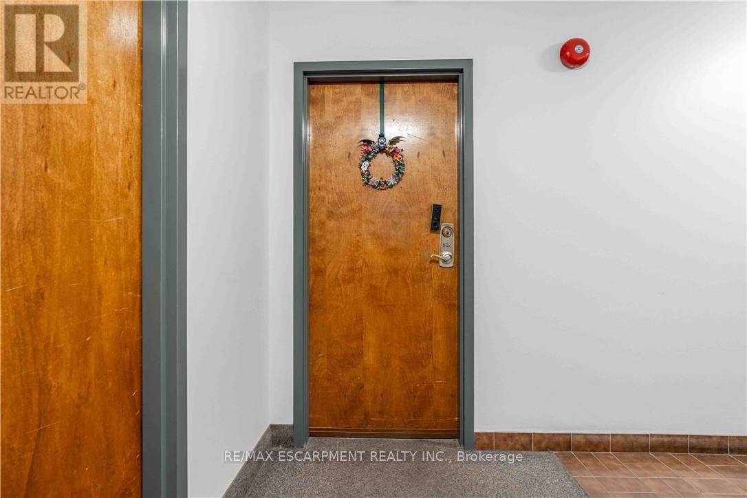 502 - 23 Main Street, Hamilton, Ontario  L9H 2P7 - Photo 9 - X12546348