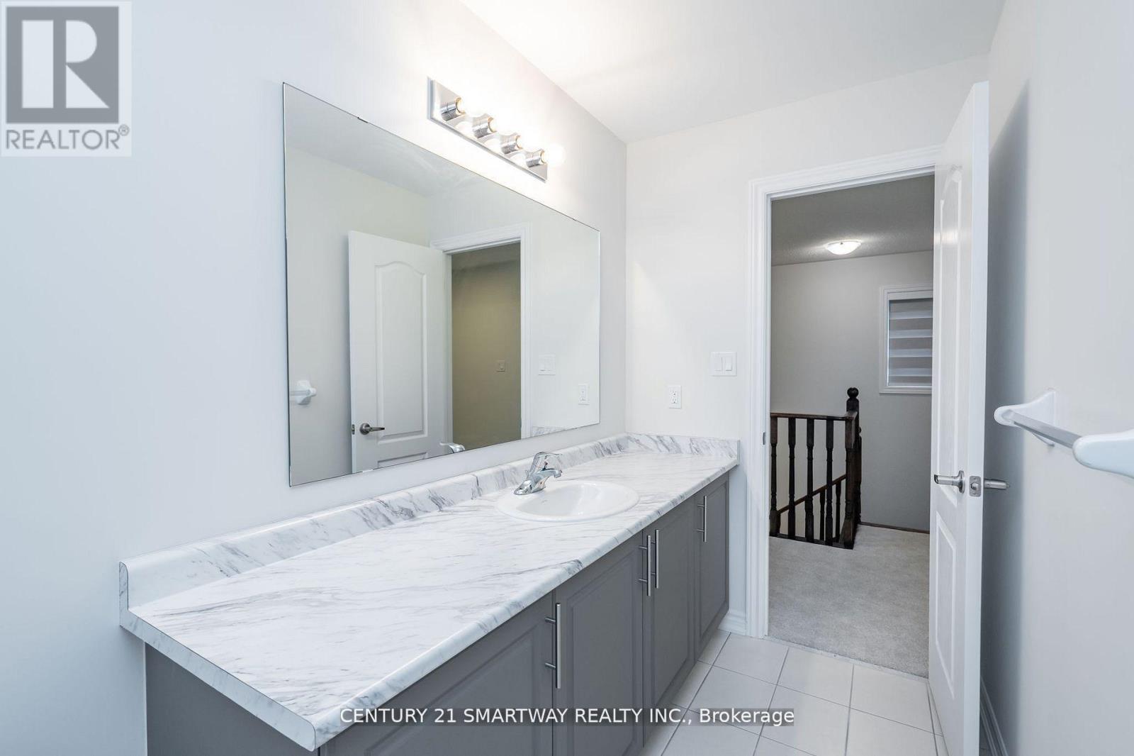 26 Huntsworth Avenue, Thorold, Ontario  L2V 5G7 - Photo 33 - X12546354