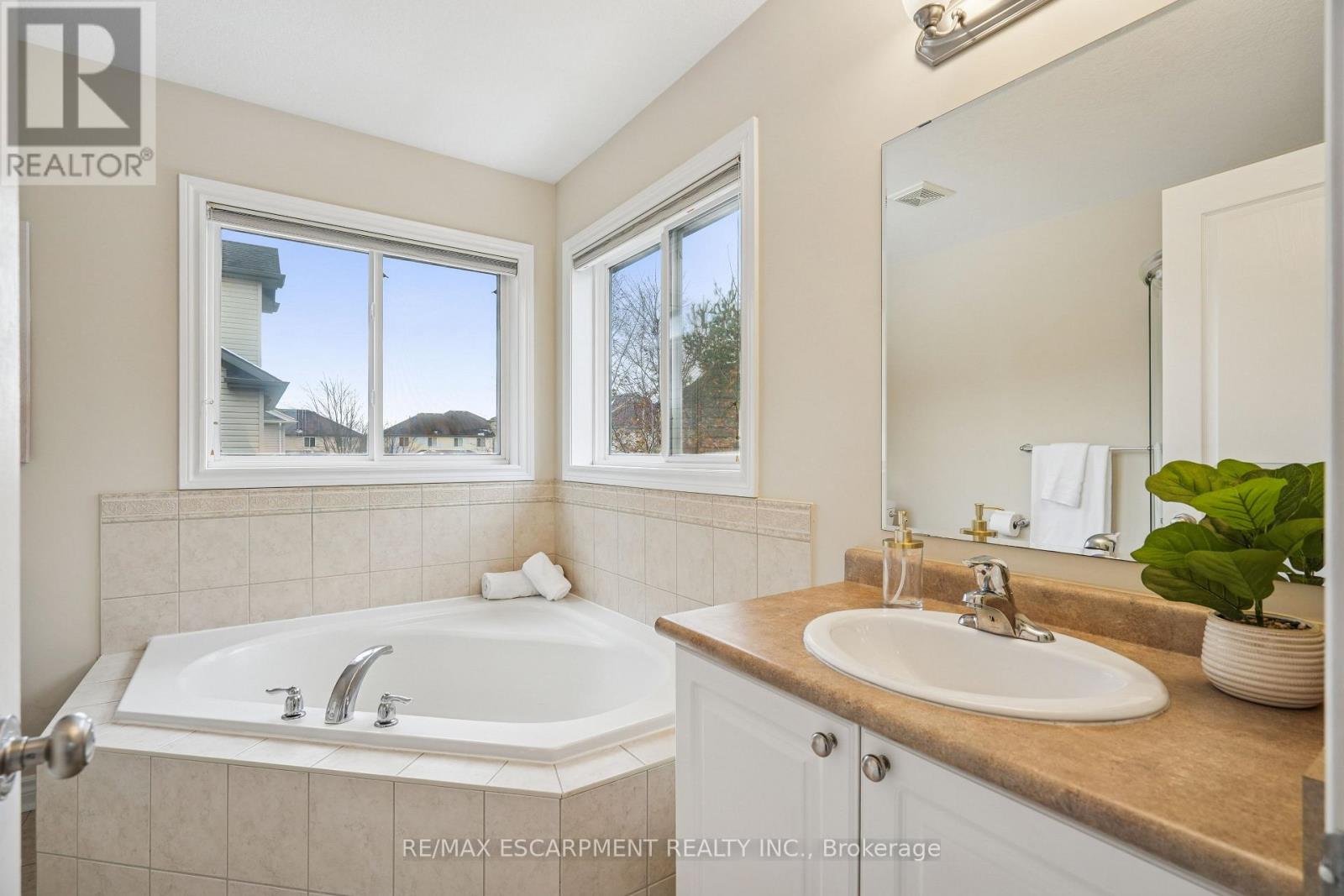 9 Pearson Street, Guelph, Ontario  N1L 0C2 - Photo 30 - X12546398