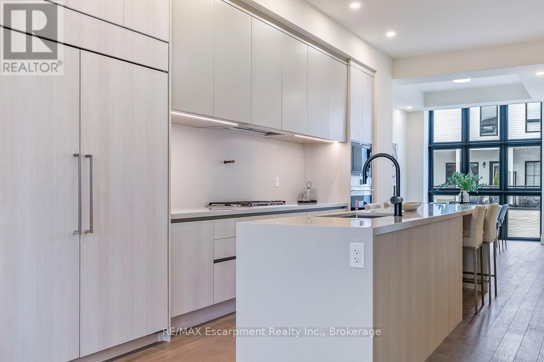 2 - 138 East Street, Oakville, Ontario  L6L 0H9 - Photo 11 - W12507138