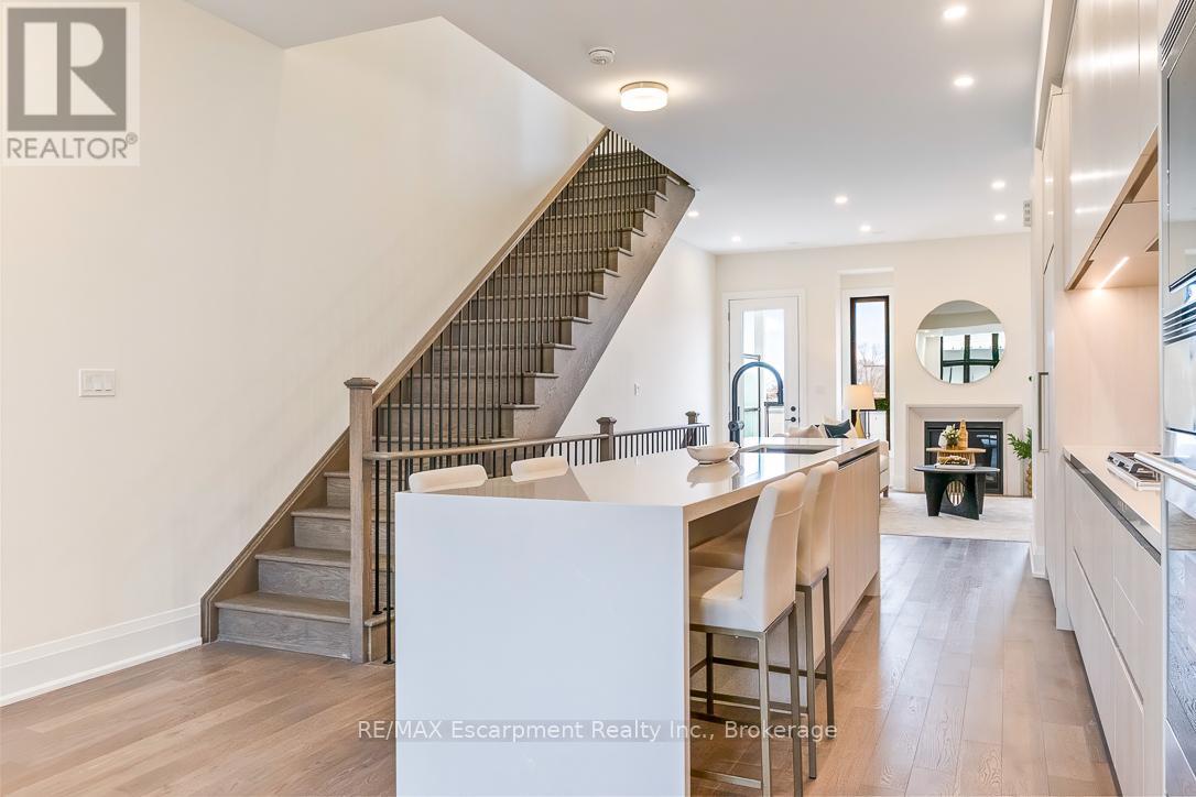 2 - 138 East Street, Oakville, Ontario  L6L 0H9 - Photo 14 - W12507138