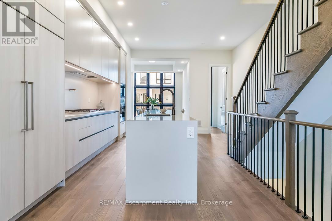 2 - 138 East Street, Oakville, Ontario  L6L 0H9 - Photo 10 - W12507138