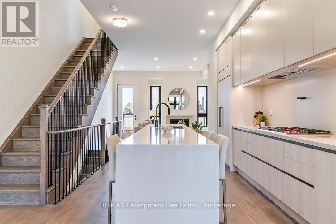 2 - 138 East Street, Oakville, Ontario  L6L 0H9 - Photo 13 - W12507138