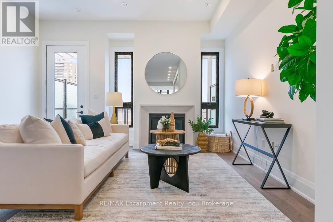 2 - 138 East Street, Oakville, Ontario  L6L 0H9 - Photo 8 - W12507138