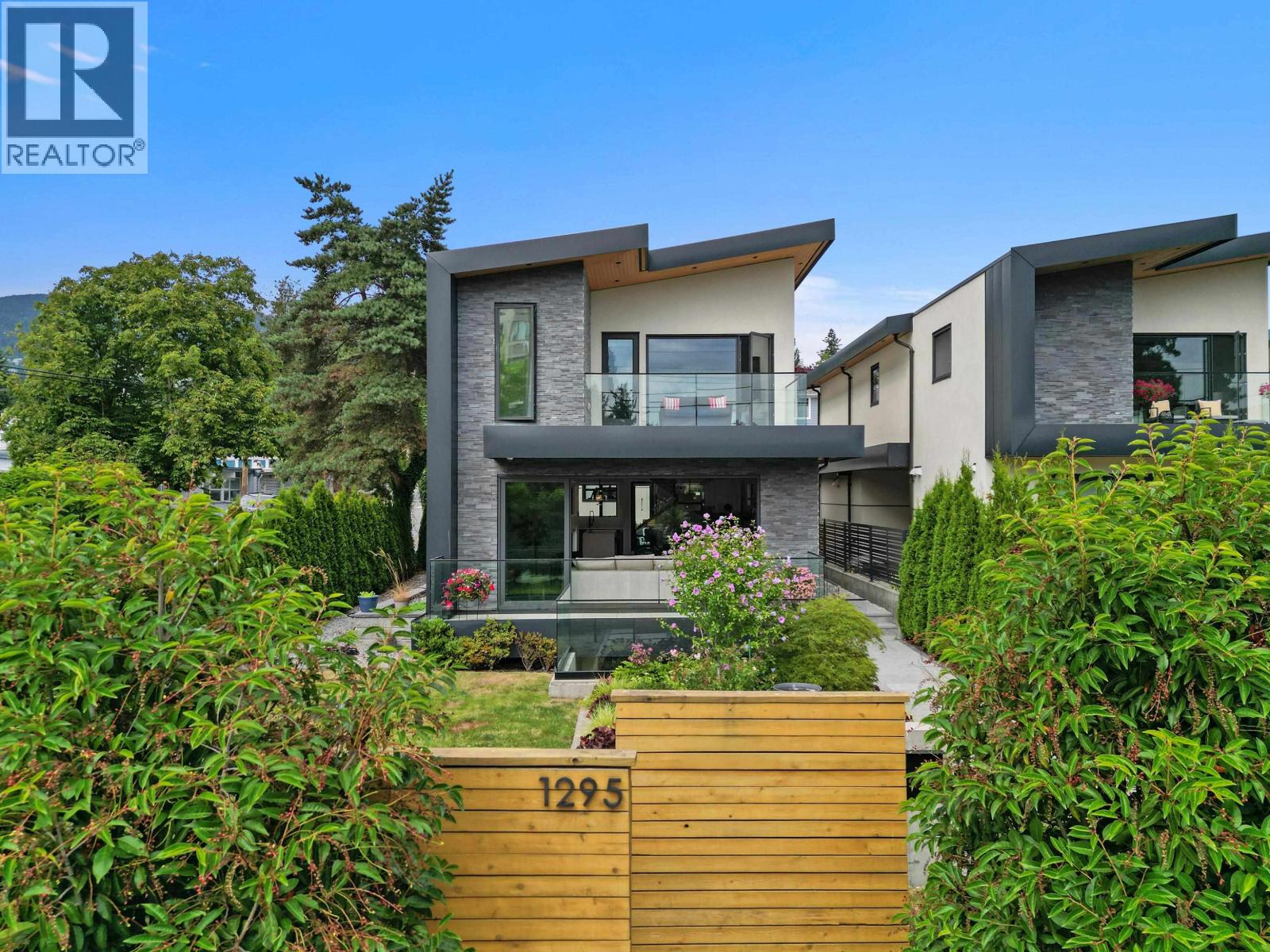 1295 DUCHESS AVENUE, West Vancouver, British Columbia