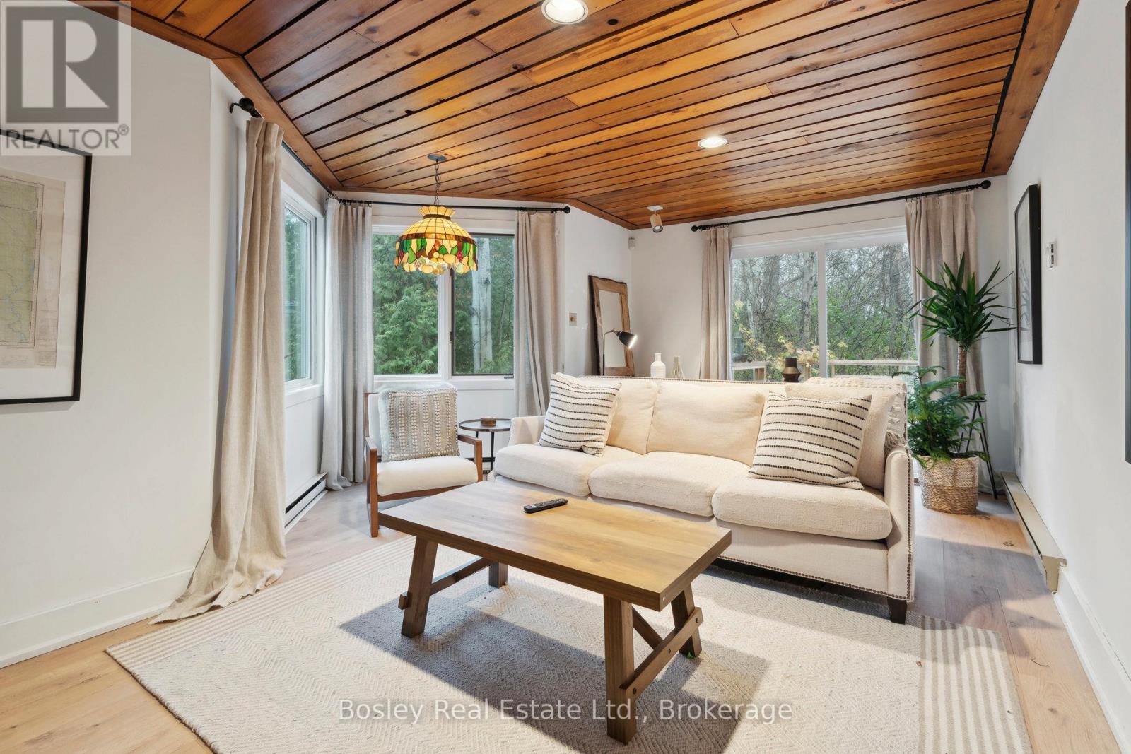 101 St Moritz Crescent, Blue Mountains, Ontario  L9Y 0S6 - Photo 7 - X12546576