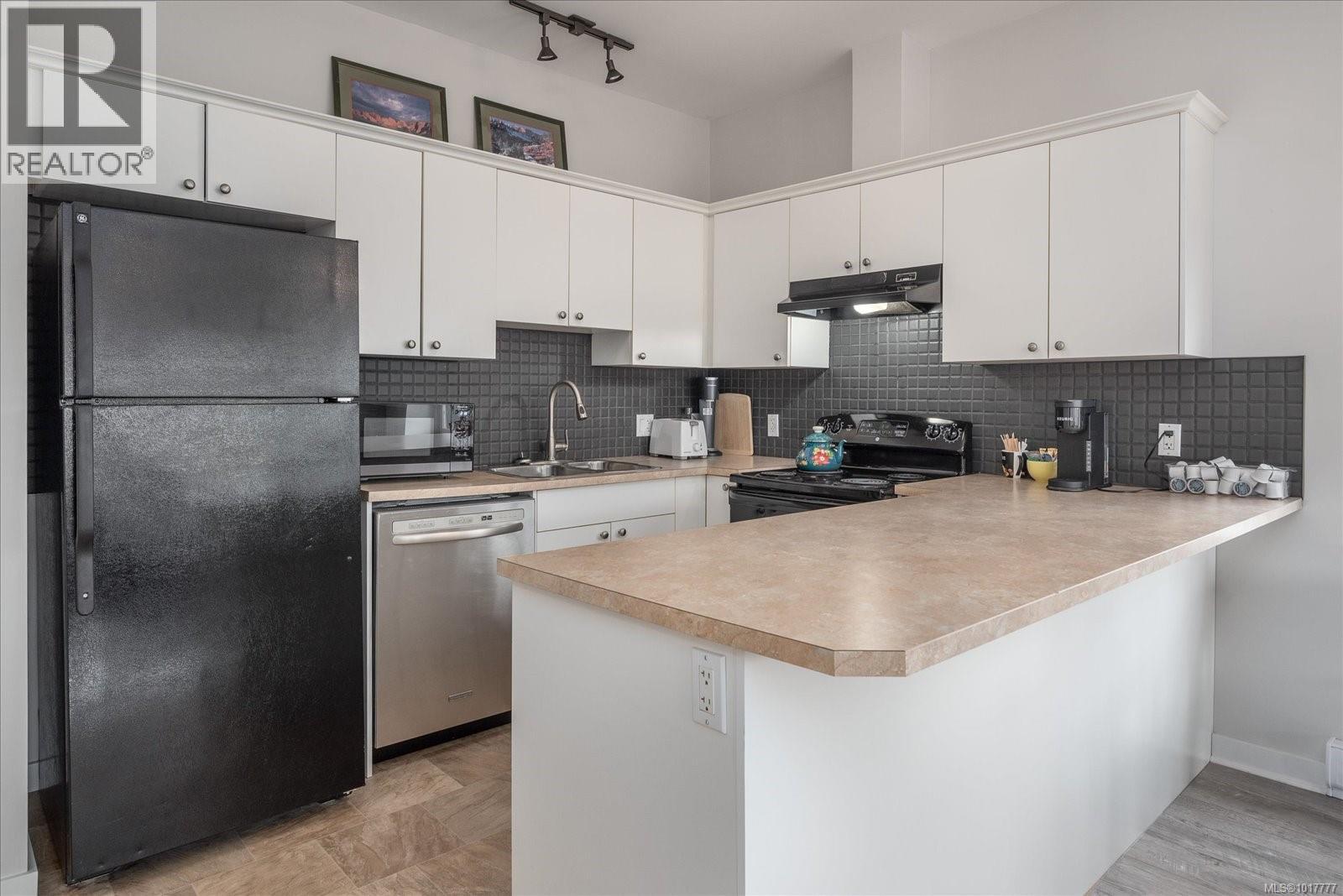 F 16 High St, Ladysmith, British Columbia  V9G 1B4 - Photo 2 - 1017777