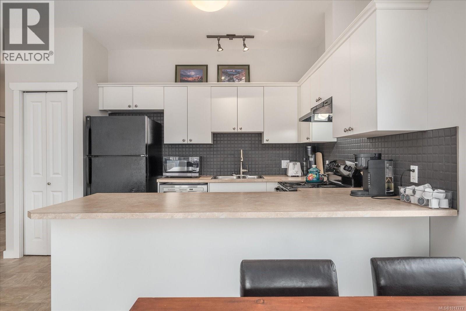 F 16 High St, Ladysmith, British Columbia  V9G 1B4 - Photo 4 - 1017777