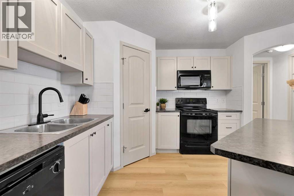 101, 120 Panatella Landing Nw, Calgary, Alberta  T3K 0K8 - Photo 11 - A2270312