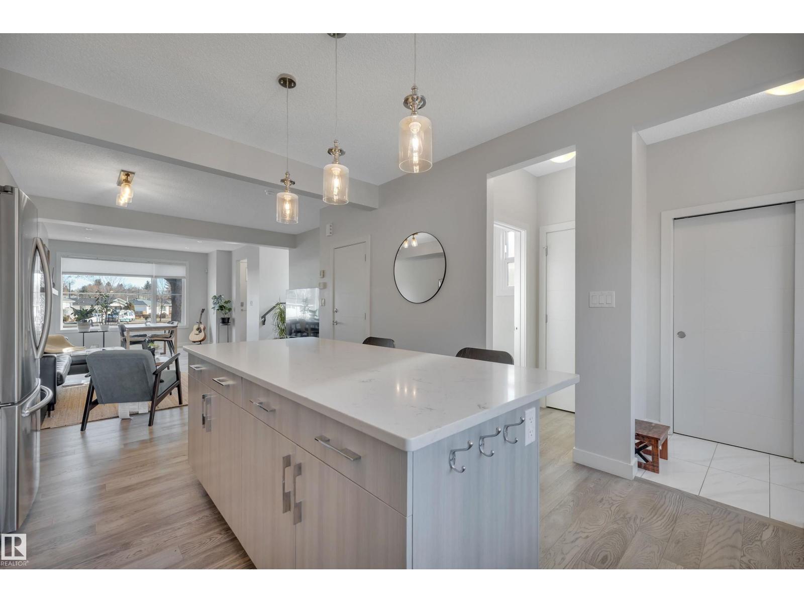 9246 90 St Nw, Edmonton, Alberta  T6C 3M1 - Photo 13 - E4465775