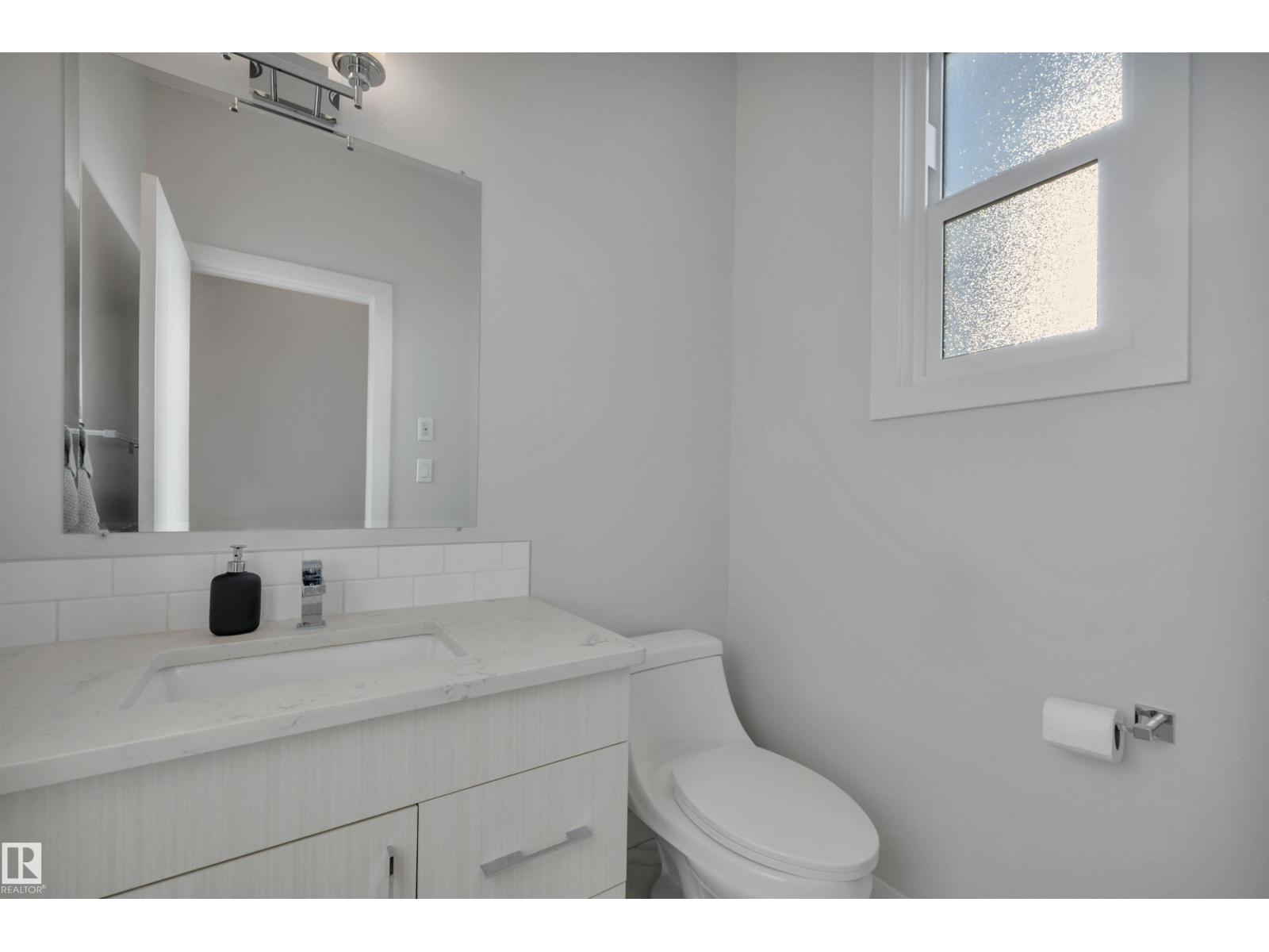 9246 90 St Nw, Edmonton, Alberta  T6C 3M1 - Photo 15 - E4465775