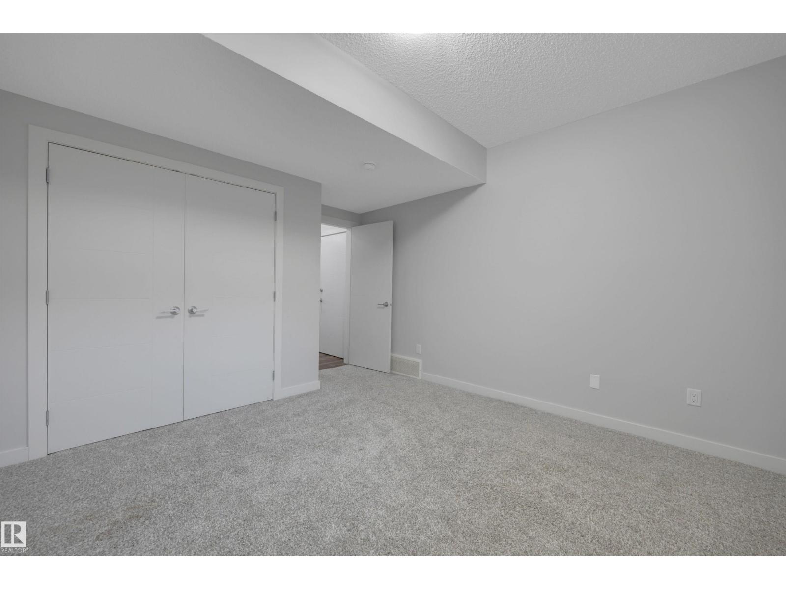 9246 90 St Nw, Edmonton, Alberta  T6C 3M1 - Photo 31 - E4465775