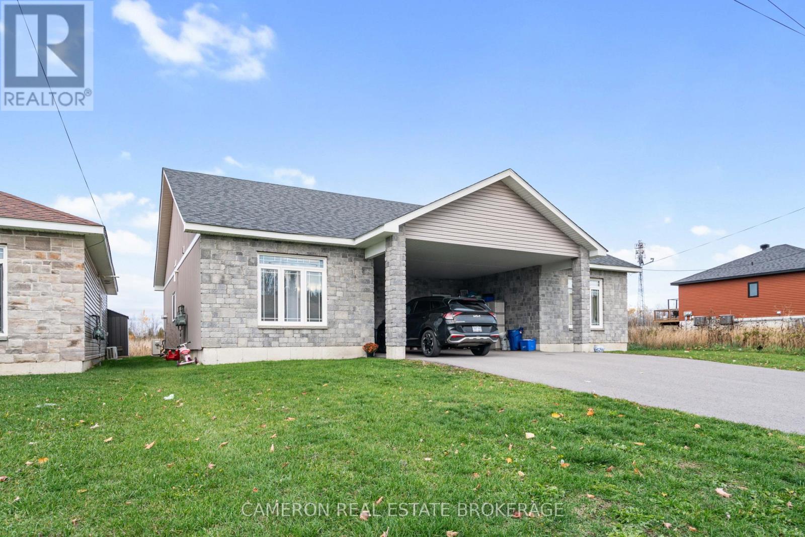 88-88a Mille Roches Road, South Stormont, Ontario K0C 1P0 - Photo 4 - X12546512