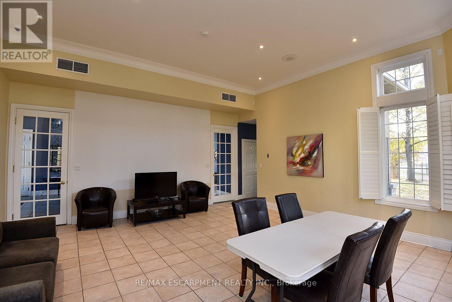 203 - 1421 Walkers Line, Burlington, Ontario  L7M 4P4 - Photo 35 - W12542370