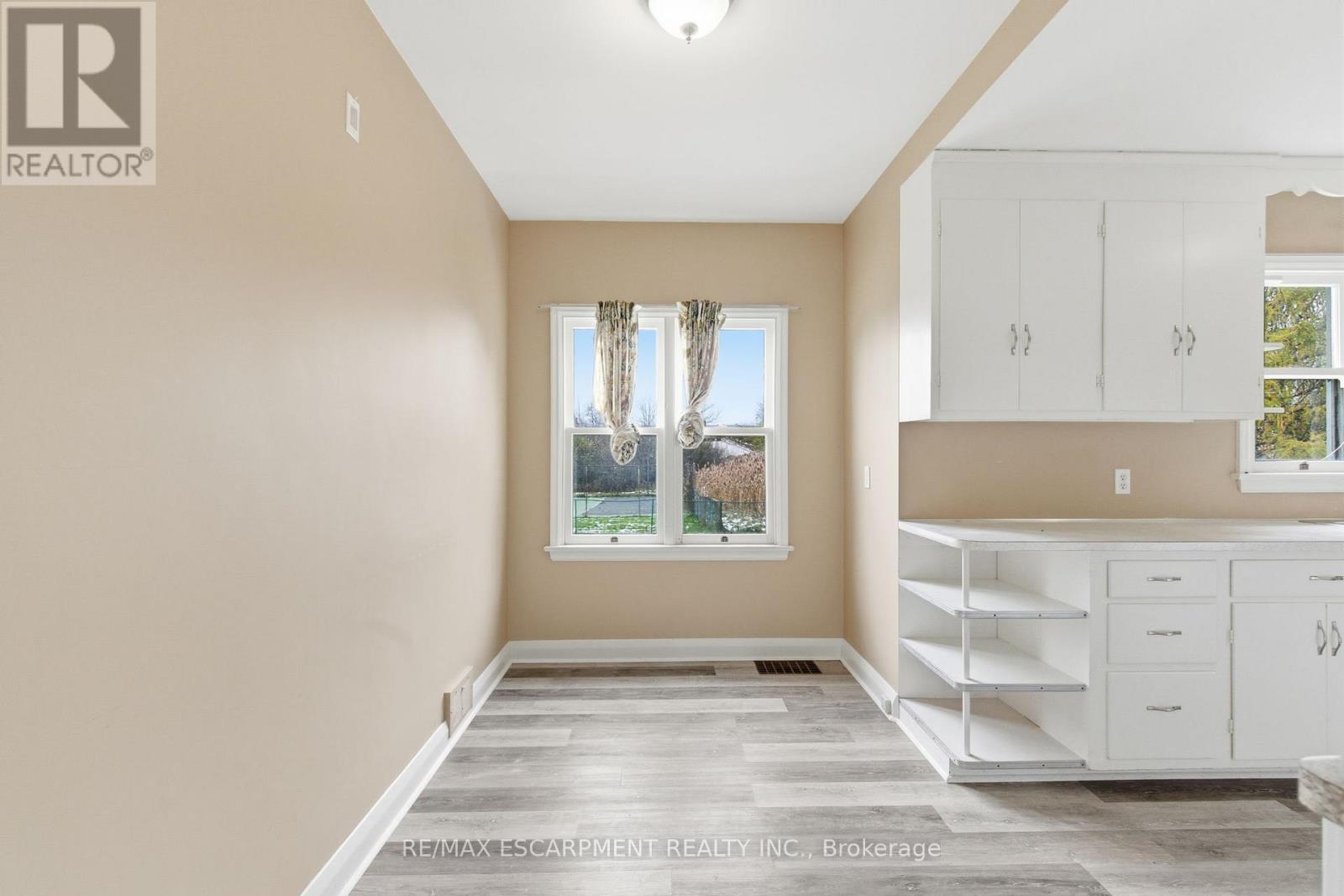 68 Atkinson Boulevard, Hamilton, Ontario  L9H 7A7 - Photo 12 - X12395349