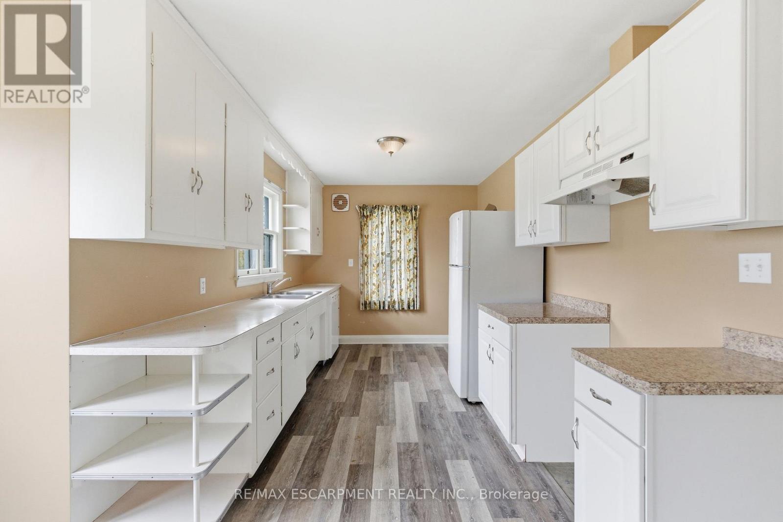 68 Atkinson Boulevard, Hamilton, Ontario  L9H 7A7 - Photo 14 - X12395349