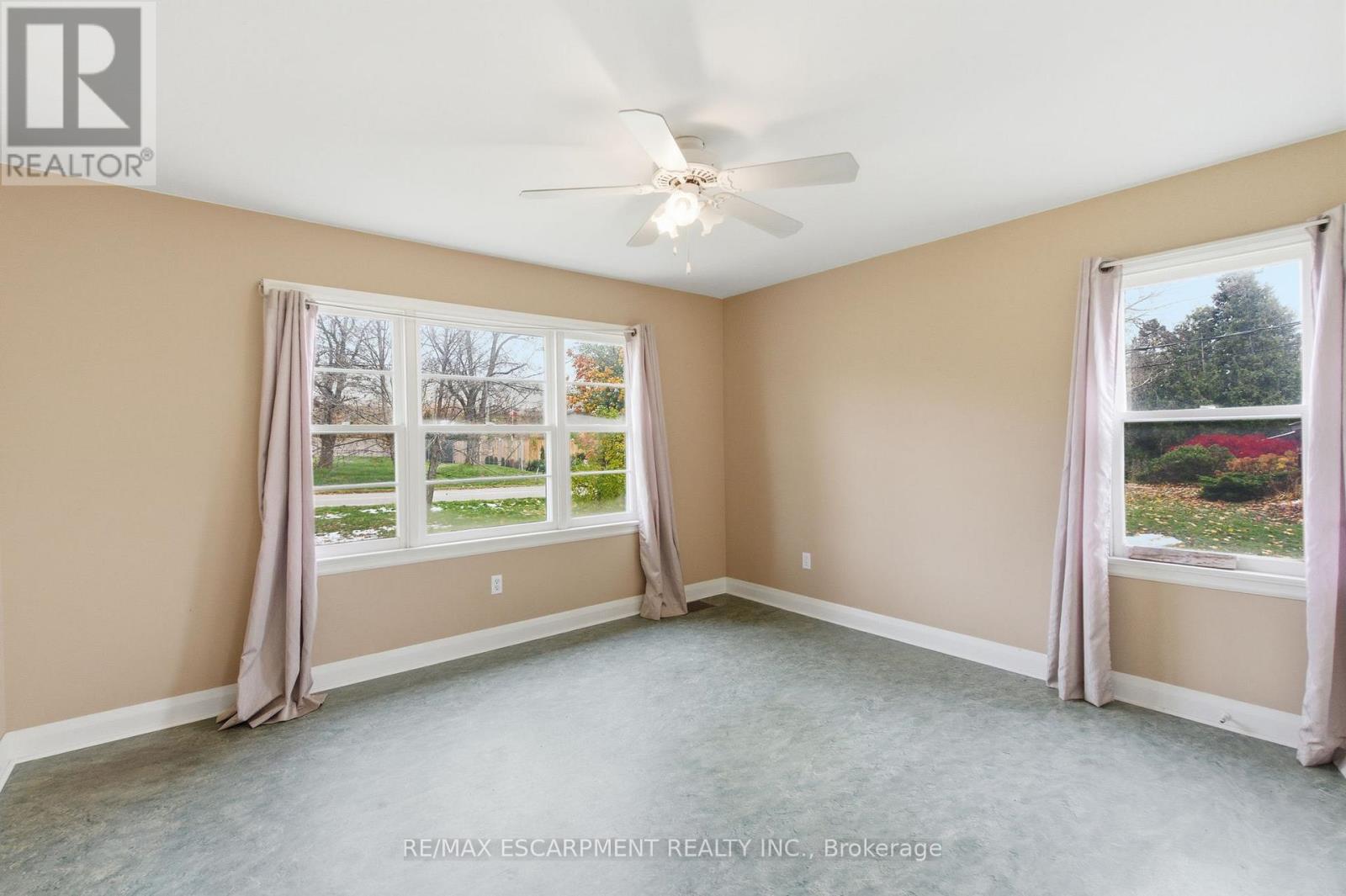 68 Atkinson Boulevard, Hamilton, Ontario  L9H 7A7 - Photo 16 - X12395349