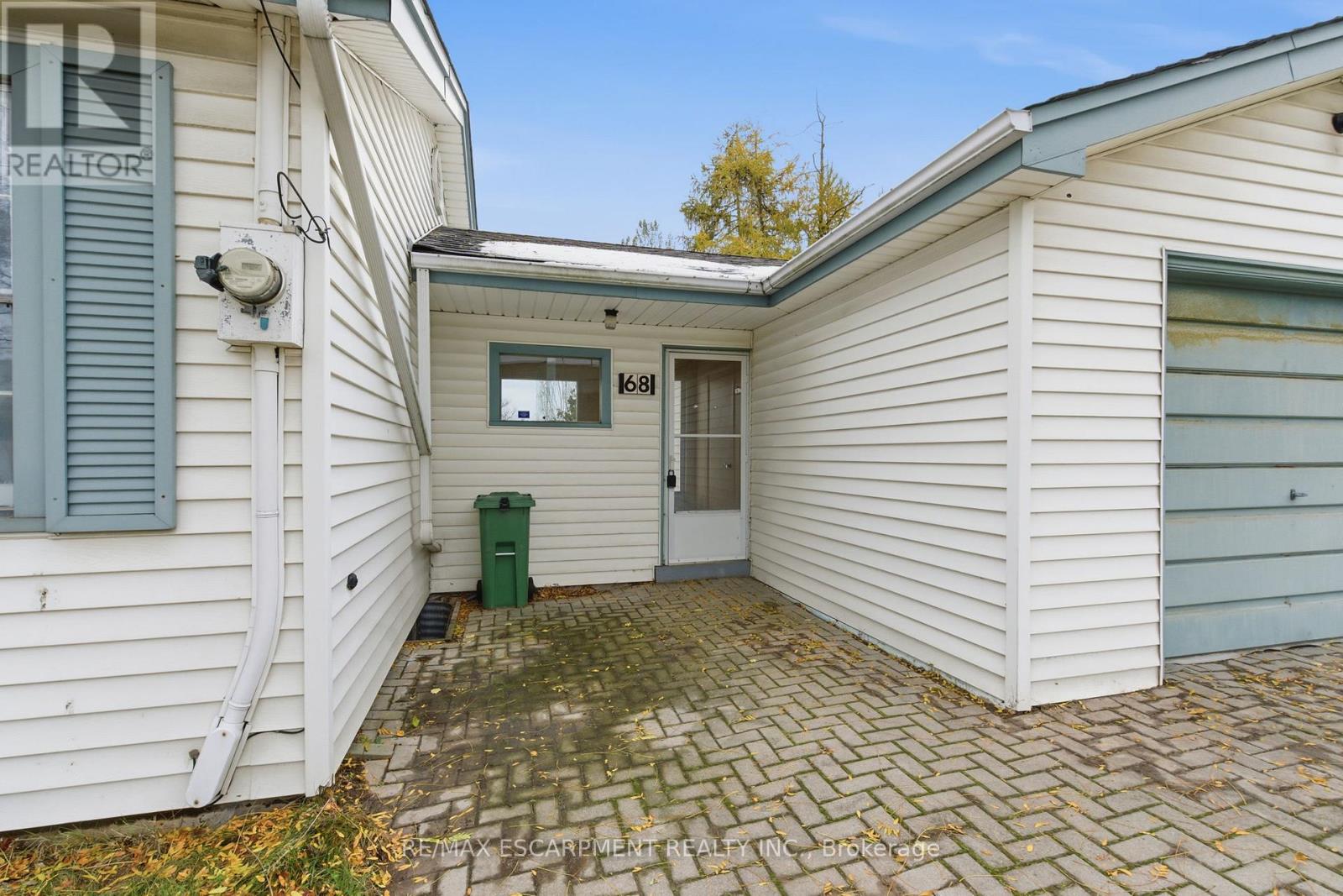 68 Atkinson Boulevard, Hamilton, Ontario  L9H 7A7 - Photo 3 - X12395349