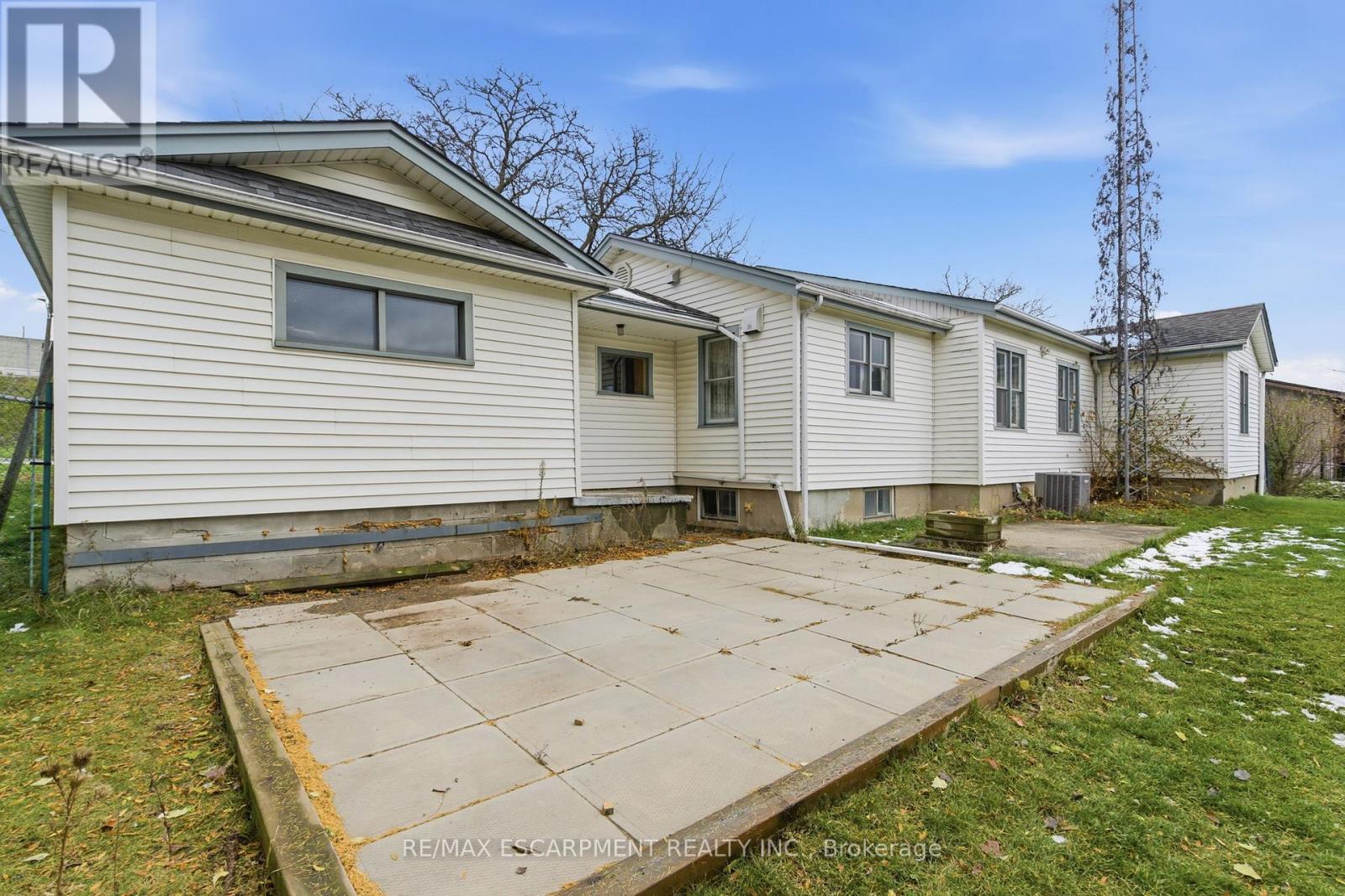 68 Atkinson Boulevard, Hamilton, Ontario  L9H 7A7 - Photo 27 - X12395349