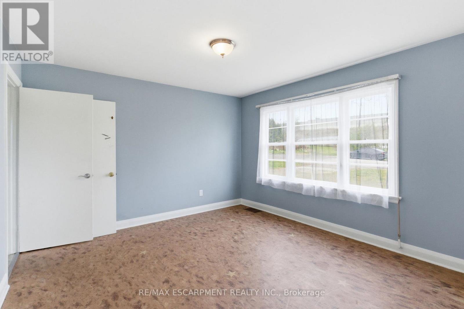 68 Atkinson Boulevard, Hamilton, Ontario  L9H 7A7 - Photo 9 - X12395349