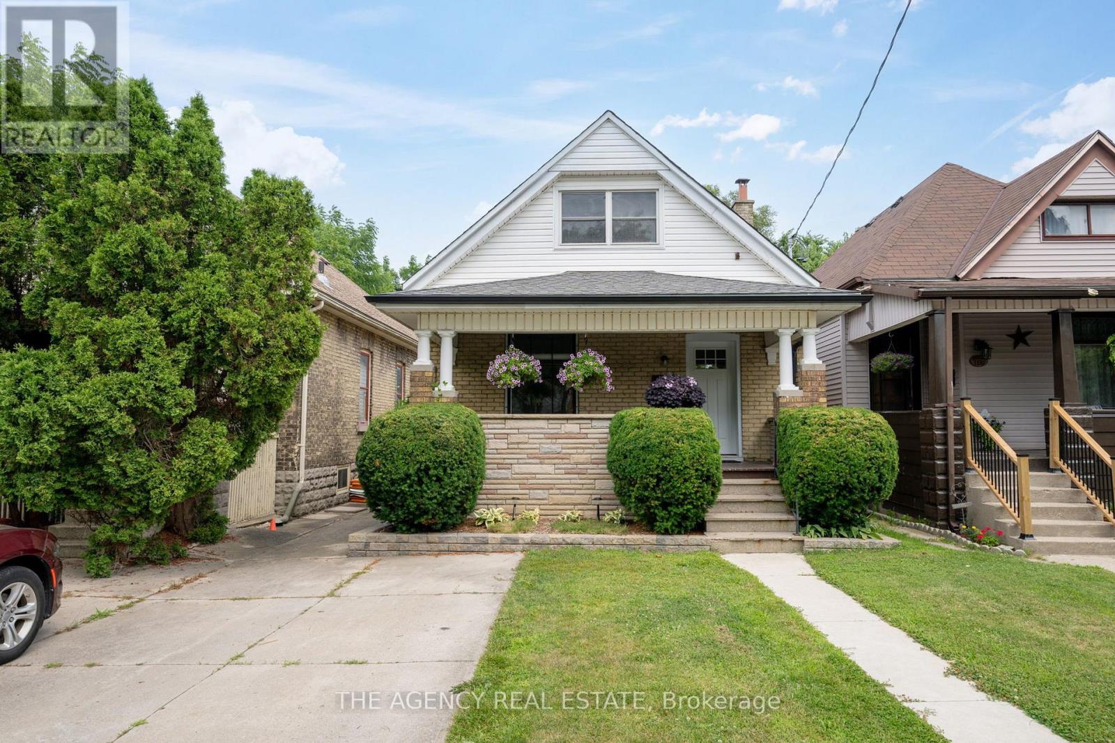 1180 YORK STREET, London East, Ontario