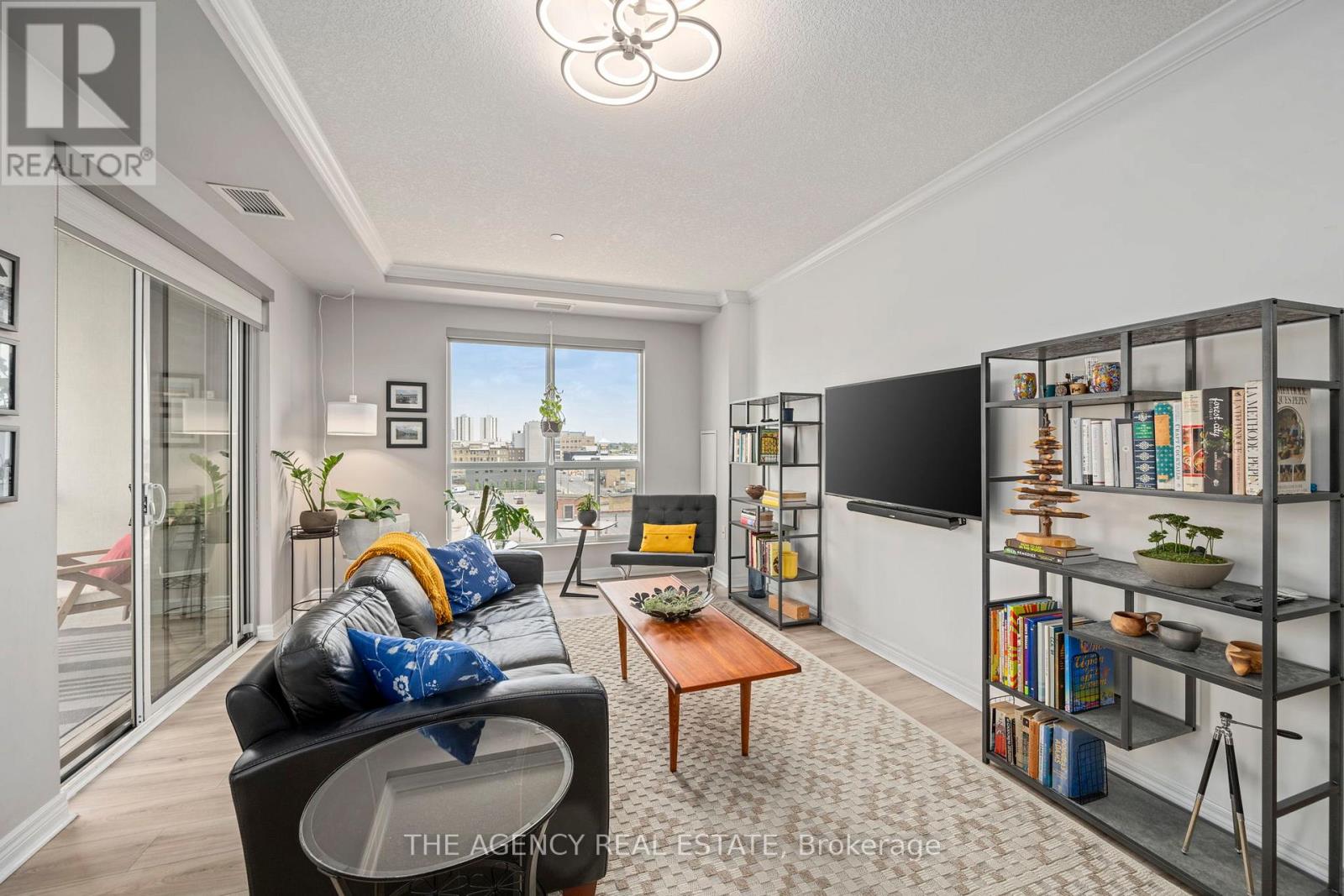 803 - 330 Ridout Street N, London East, Ontario N6A 0A7 - Photo 17 - X12411332