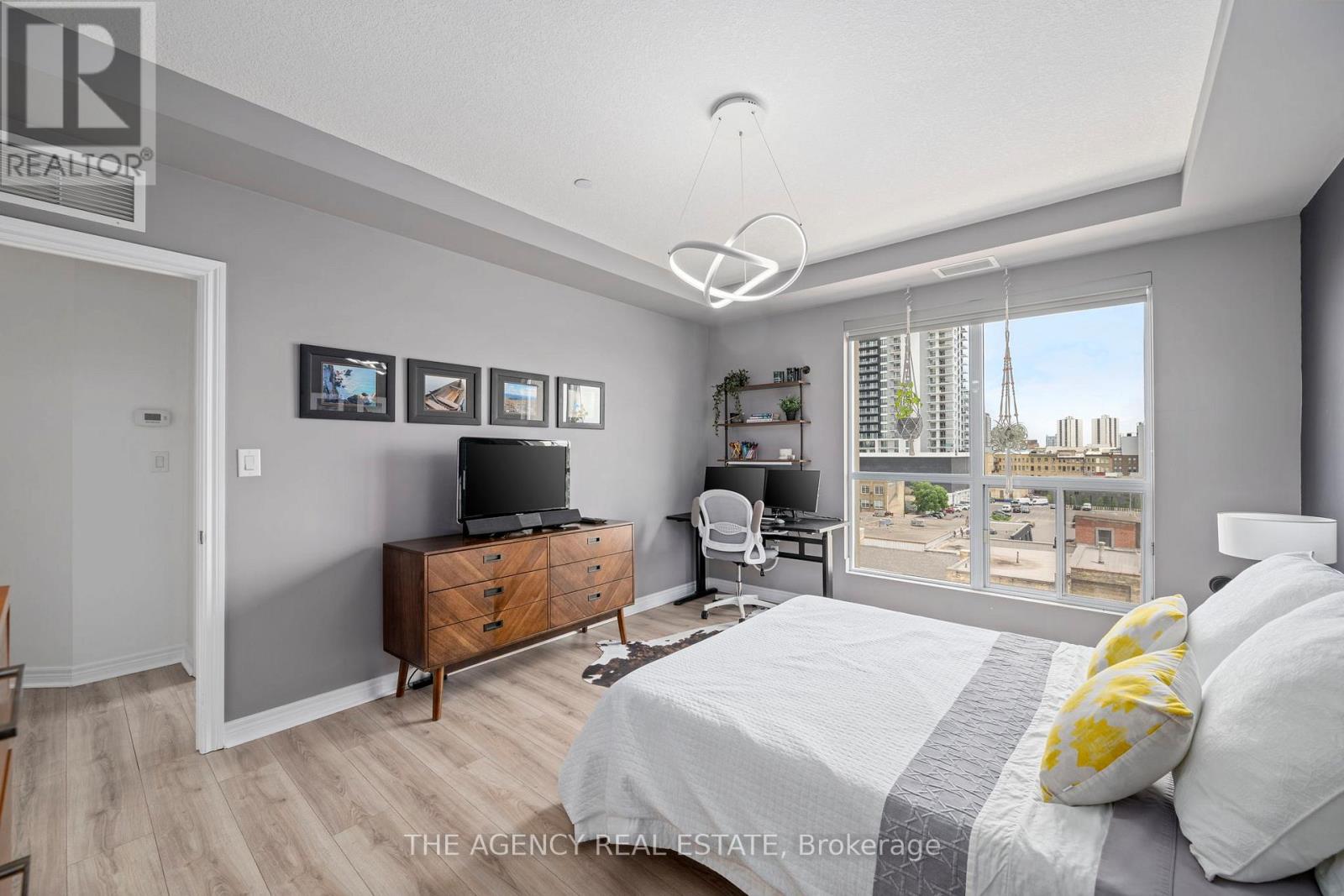 803 - 330 Ridout Street N, London East, Ontario N6A 0A7 - Photo 23 - X12411332