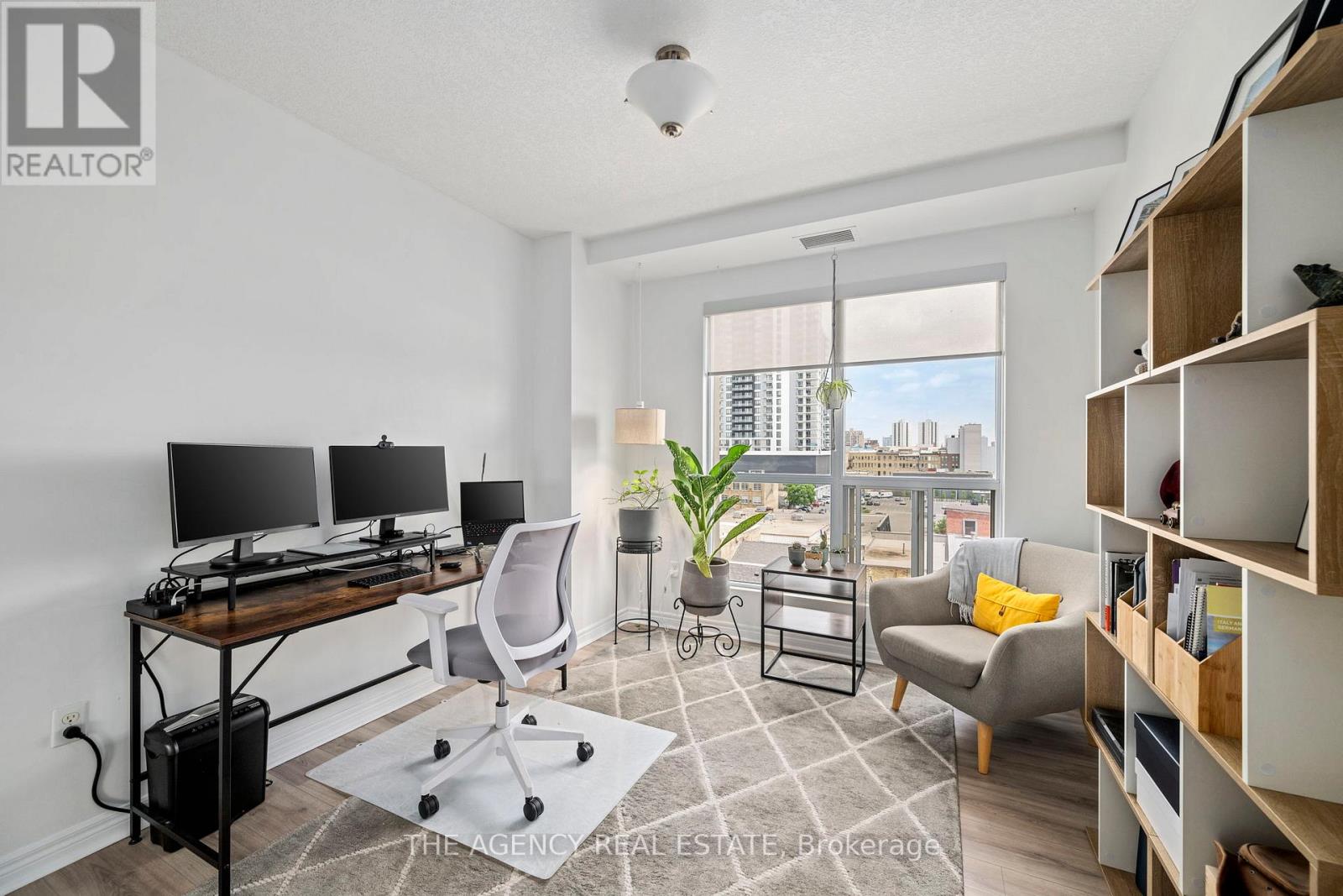 803 - 330 Ridout Street N, London East, Ontario N6A 0A7 - Photo 25 - X12411332