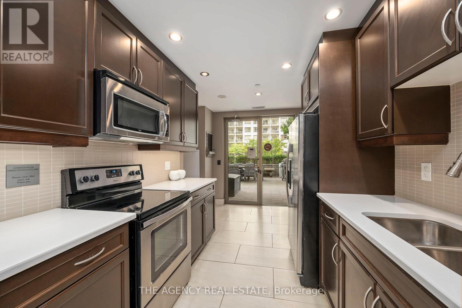 803 - 330 Ridout Street N, London East, Ontario N6A 0A7 - Photo 37 - X12411332