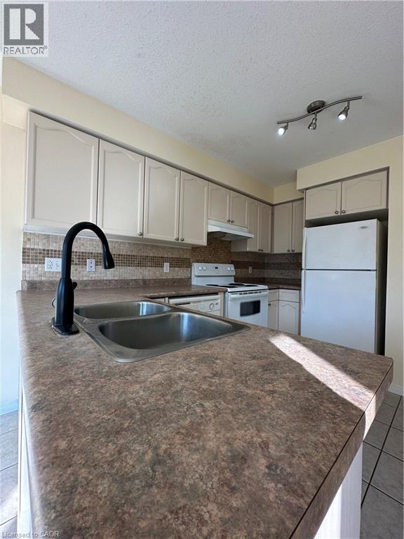 76 Templewood Drive, Kitchener, Ontario  N2R 1X3 - Photo 17 - 40788259