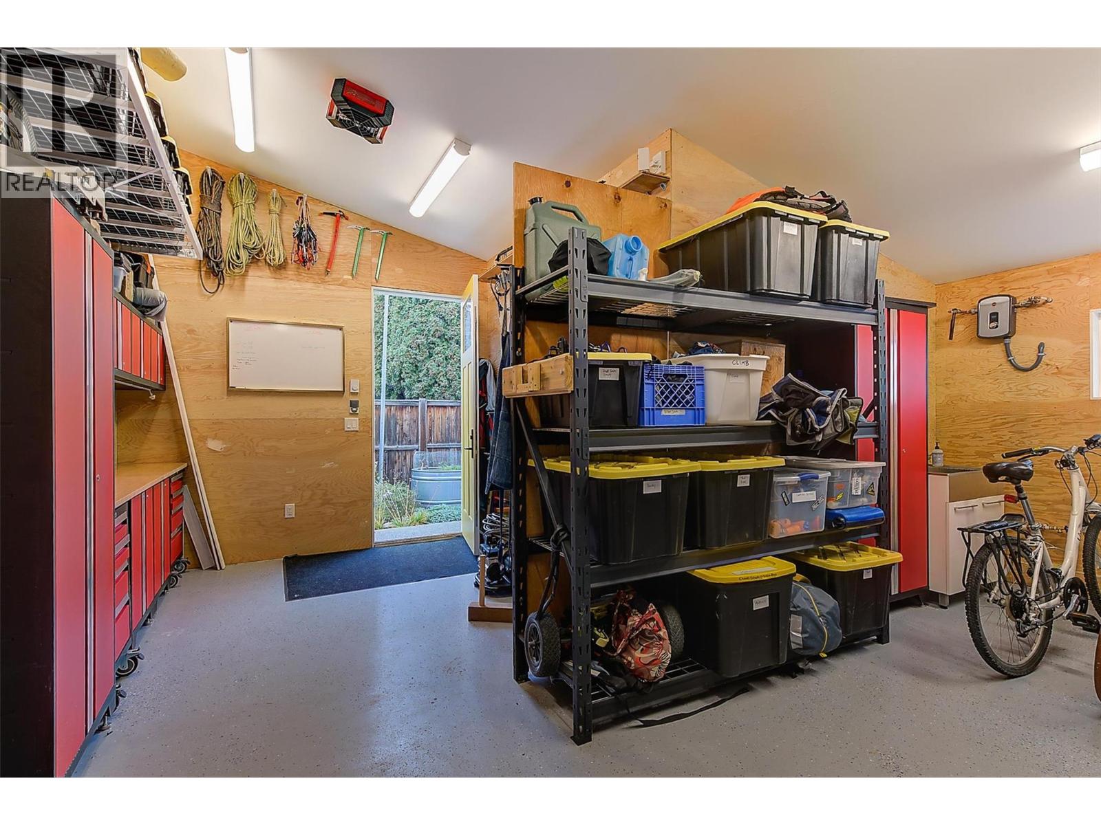 640 Roanoke Avenue, Kelowna, British Columbia  V1Y 7K8 - Photo 59 - 10369130