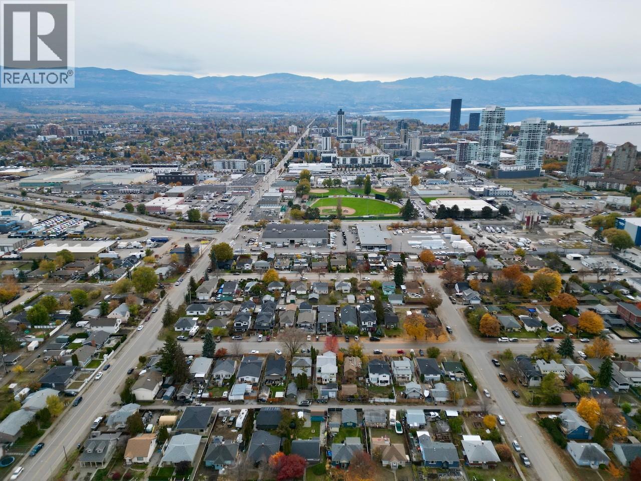 640 Roanoke Avenue, Kelowna, British Columbia  V1Y 7K8 - Photo 65 - 10369130