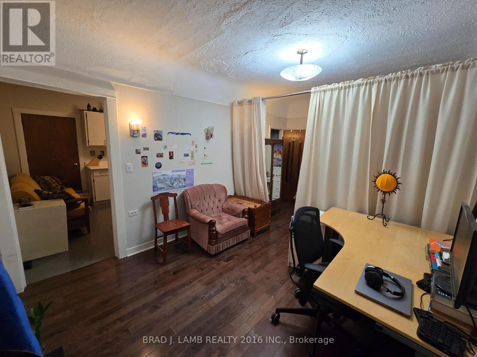 1 - 984 Dundas Street W, Toronto, Ontario  M6J 1W6 - Photo 3 - C12546478