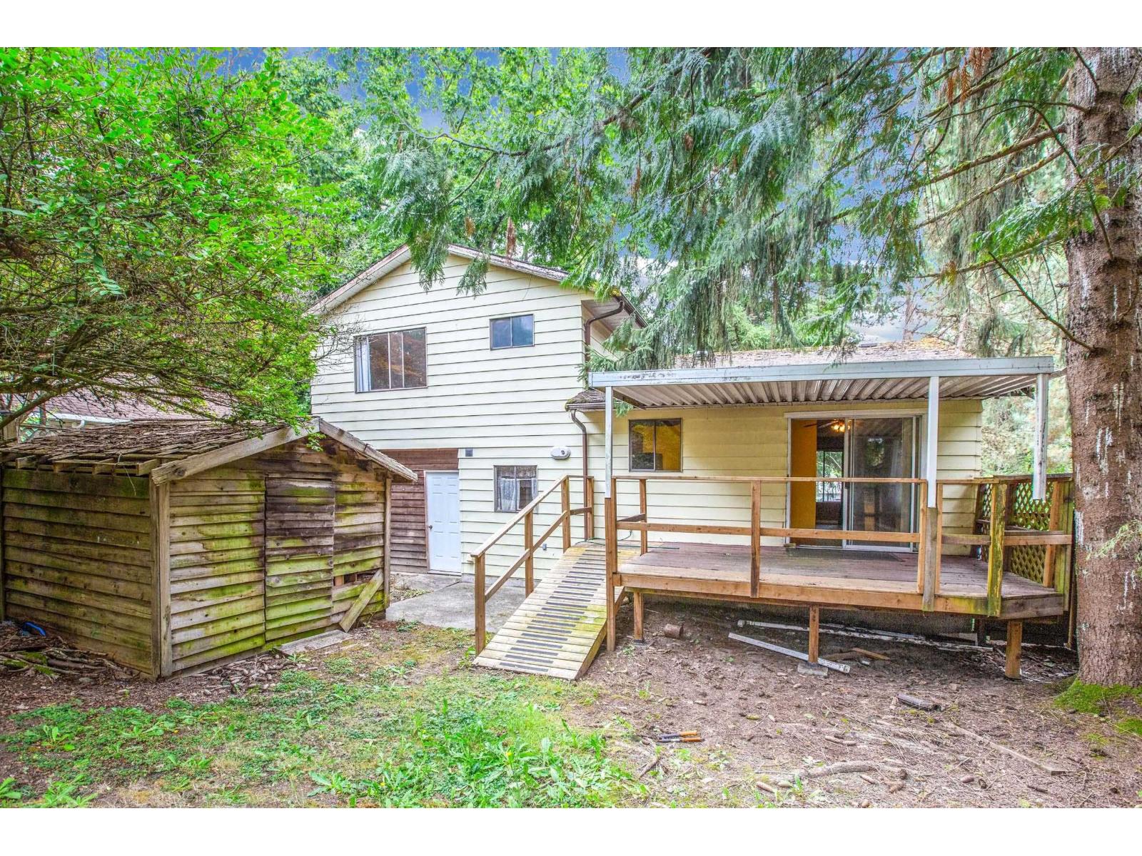 6711 141 Street, Surrey, British Columbia  V3W 6X2 - Photo 4 - R3049254