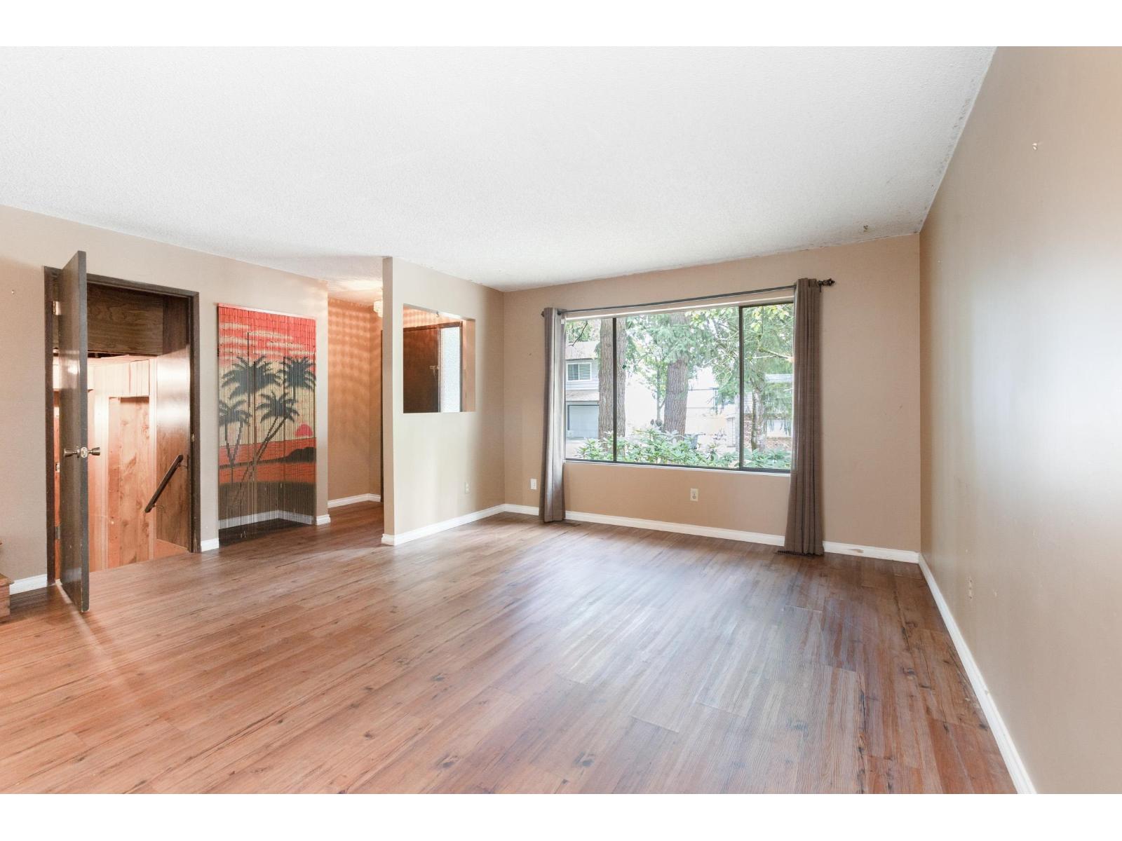 6711 141 Street, Surrey, British Columbia  V3W 6X2 - Photo 7 - R3049254