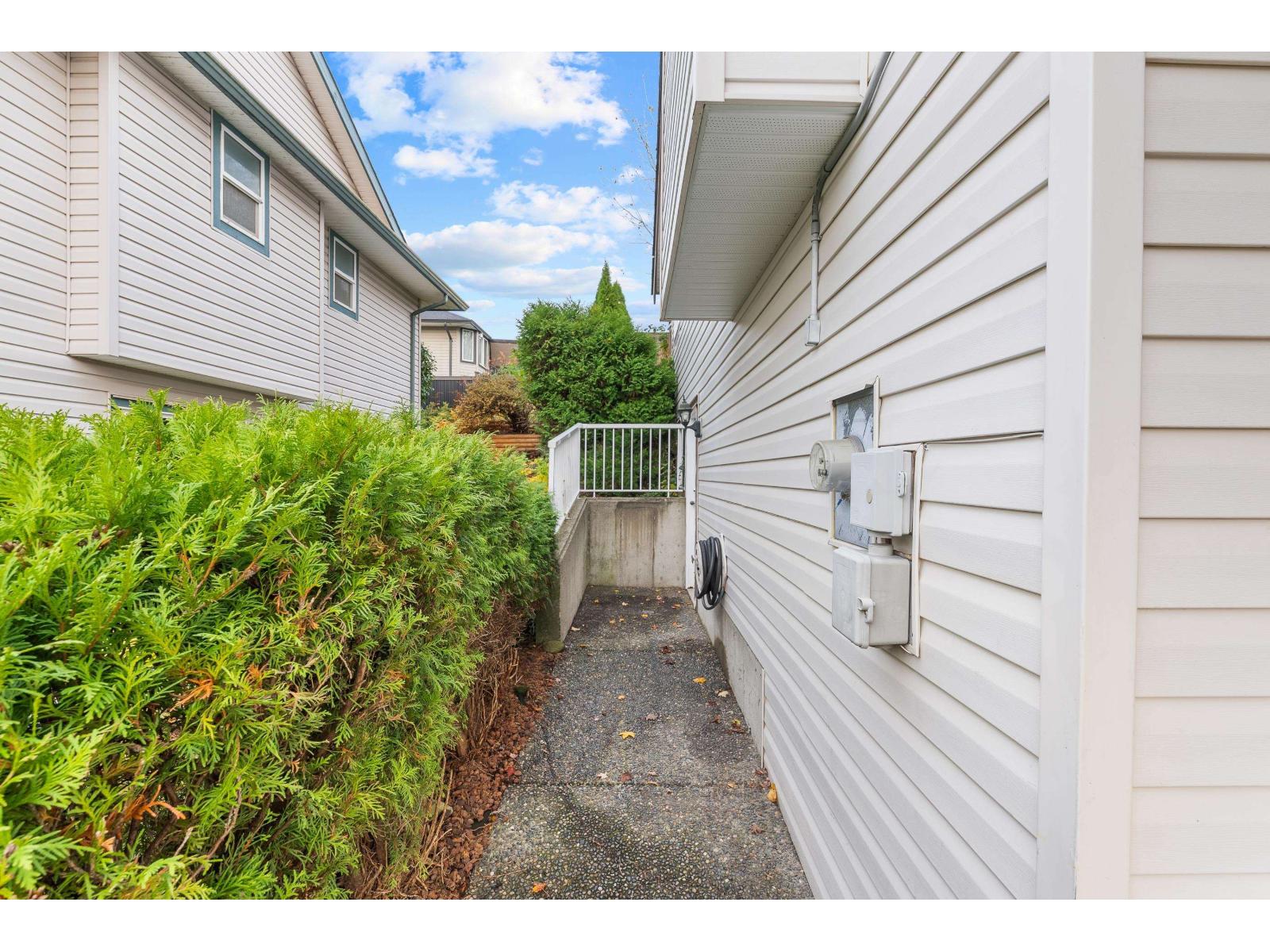 35028 Kootenay Drive, Abbotsford, British Columbia  V2S 8C9 - Photo 36 - R3067433