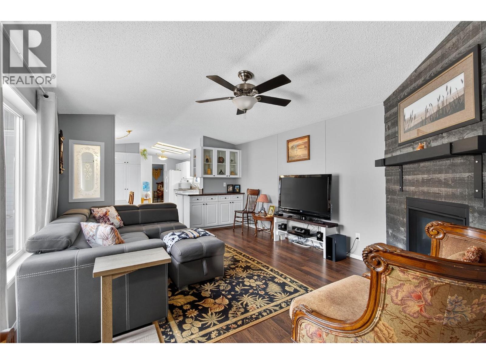 4965 Pine Acres Road, Chase, British Columbia  V0E 1M3 - Photo 9 - 10369072