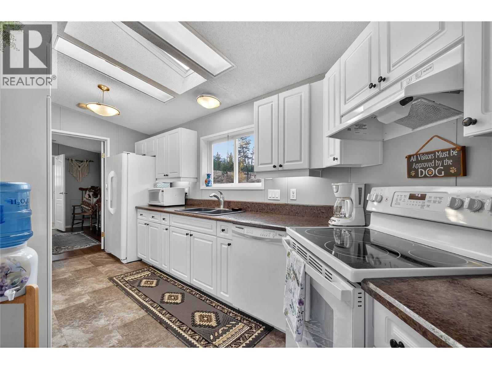 4965 Pine Acres Road, Chase, British Columbia  V0E 1M3 - Photo 6 - 10369072