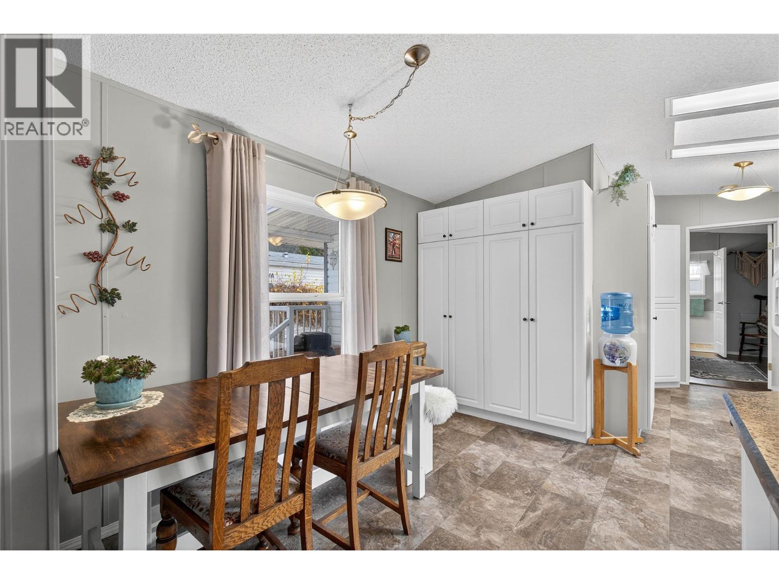 4965 Pine Acres Road, Chase, British Columbia  V0E 1M3 - Photo 7 - 10369072